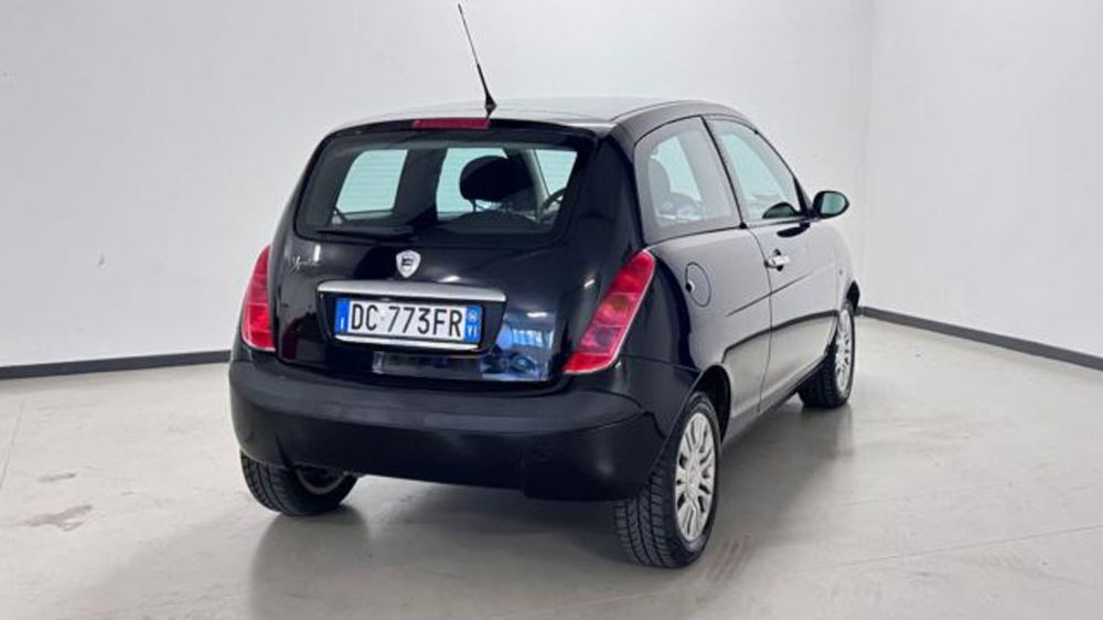 Lancia Ypsilon usata a Vicenza (5)