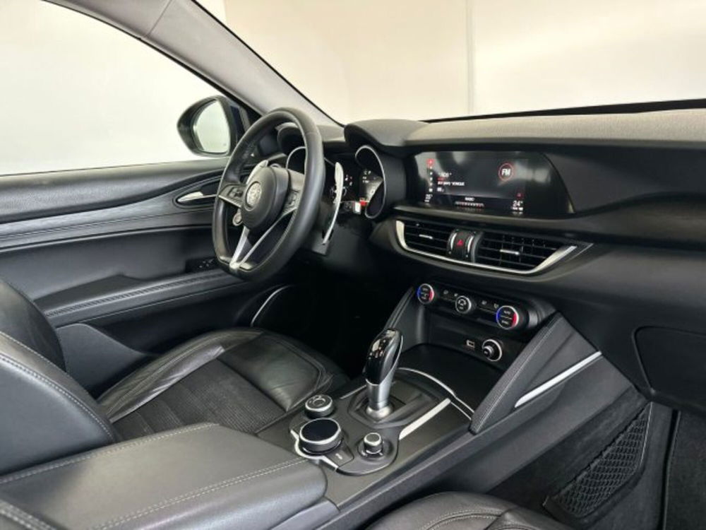 Alfa Romeo Stelvio usata a Modena (7)