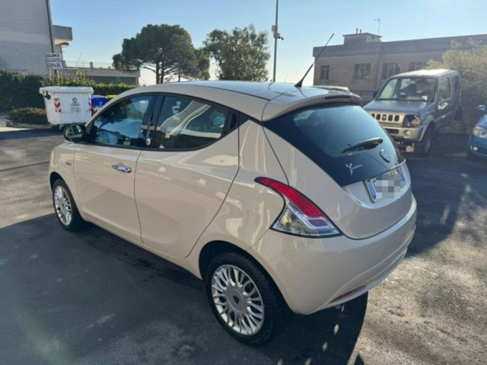 Lancia Ypsilon usata a Macerata (3)