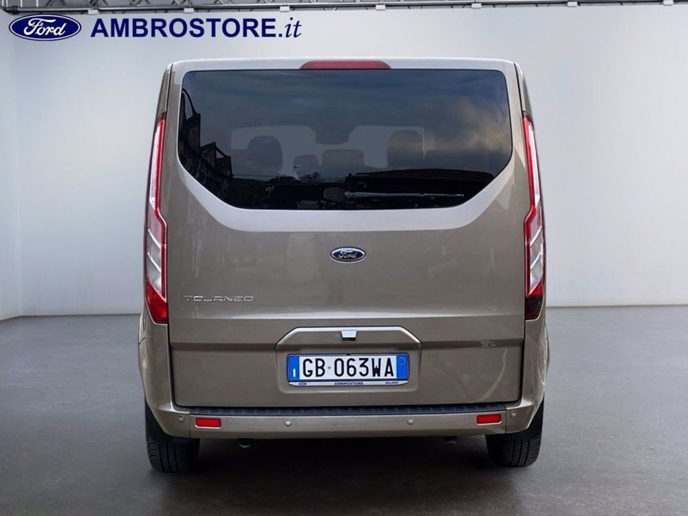 Ford Tourneo Custom usata a Milano (6)