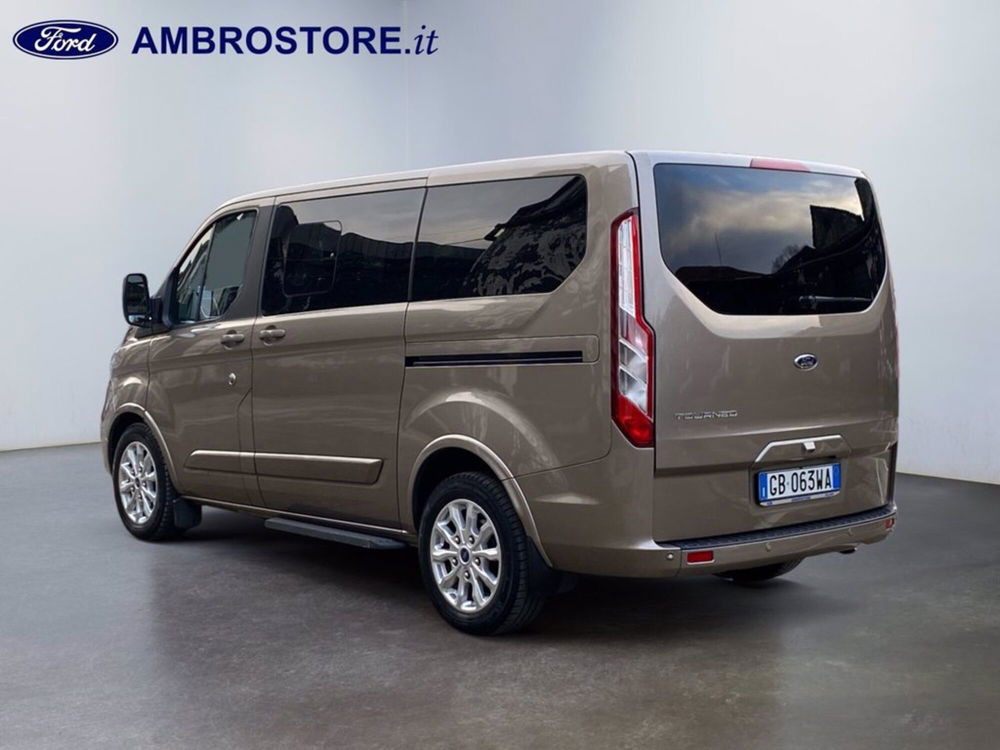 Ford Tourneo Custom usata a Milano (7)