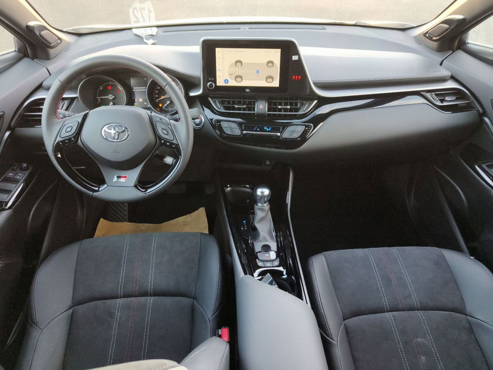 Toyota Toyota C-HR nuova a Reggio Calabria (11)