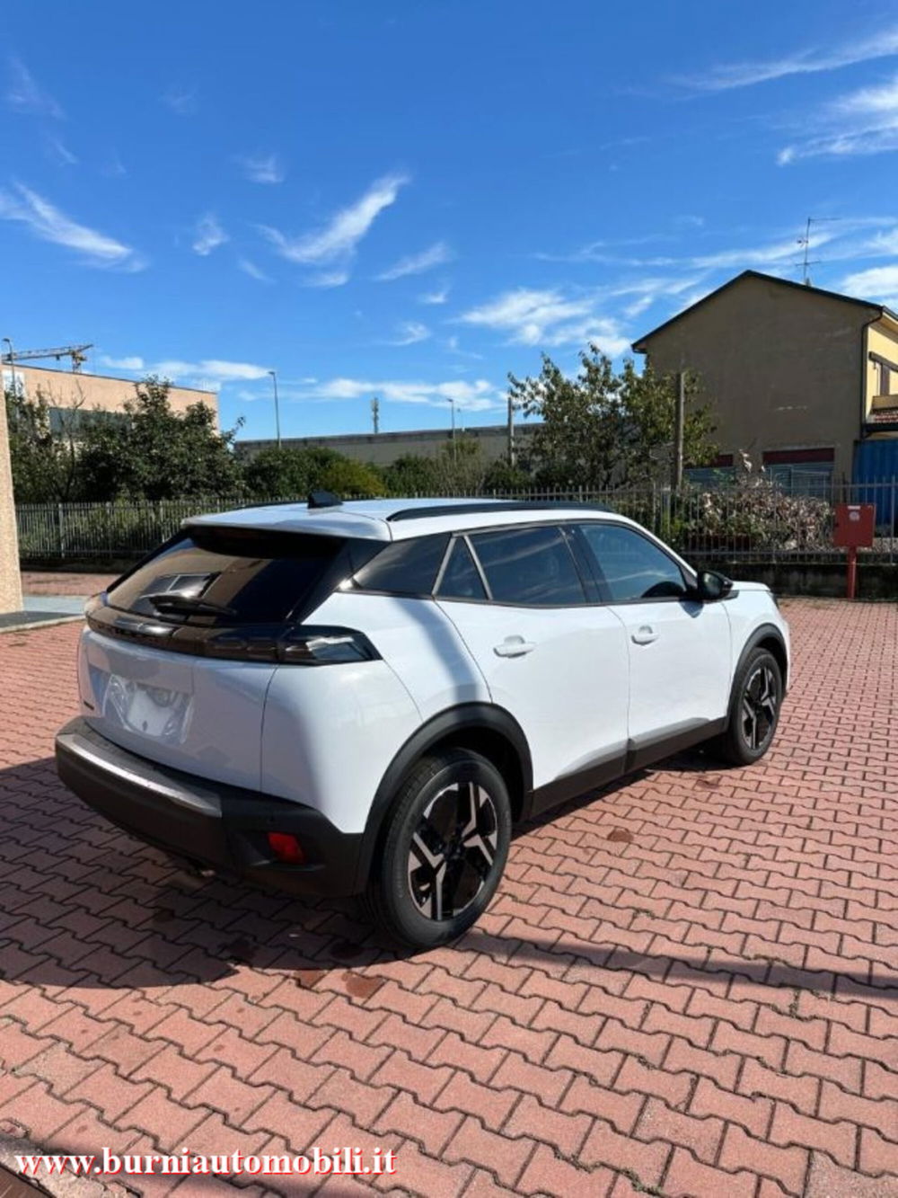 Peugeot 2008 nuova a Milano (3)