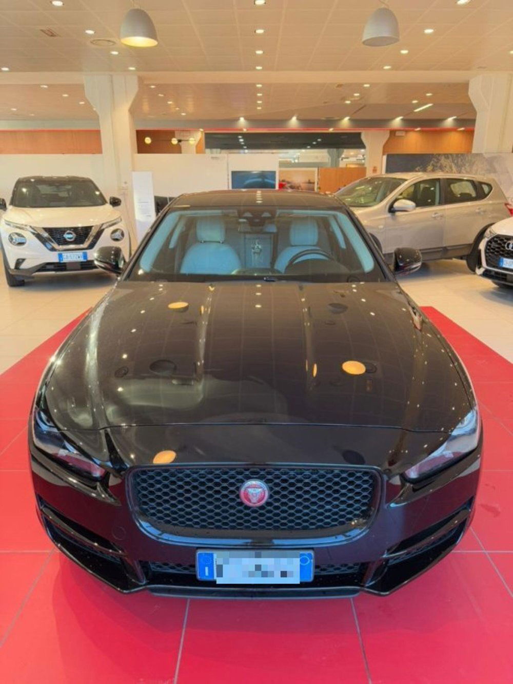 Jaguar XF usata a Sassari (5)