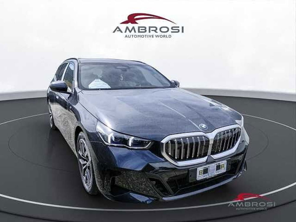 BMW Serie 5 Touring nuova a Viterbo (2)