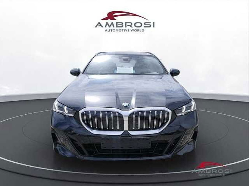 BMW Serie 5 Touring nuova a Viterbo (7)