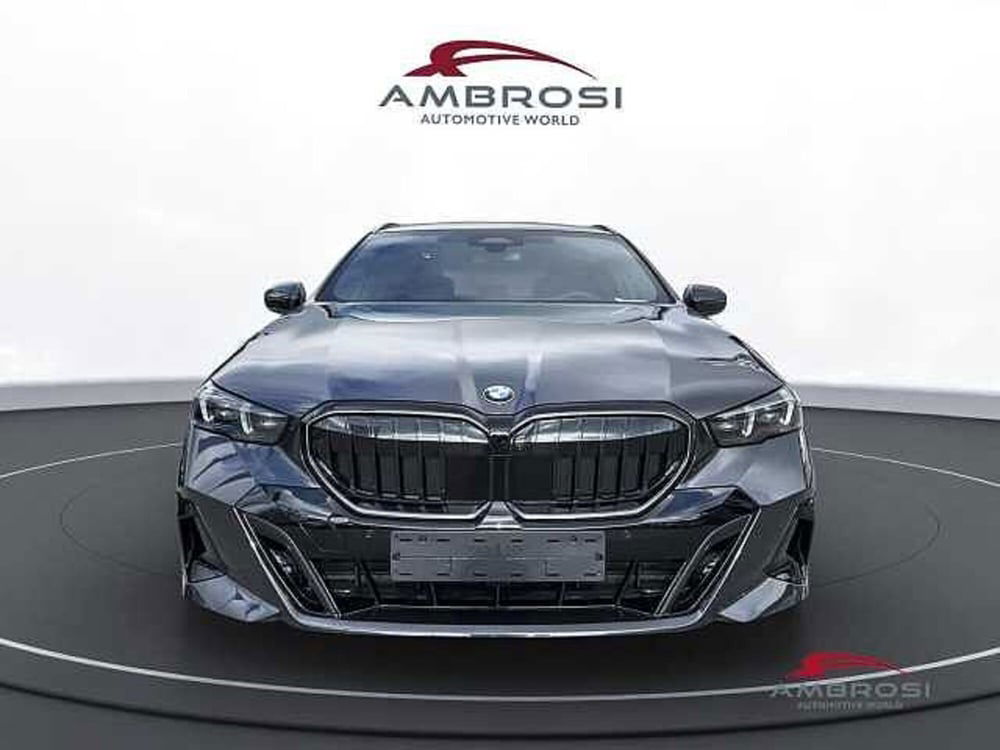 BMW Serie 5 Touring nuova a Viterbo (7)