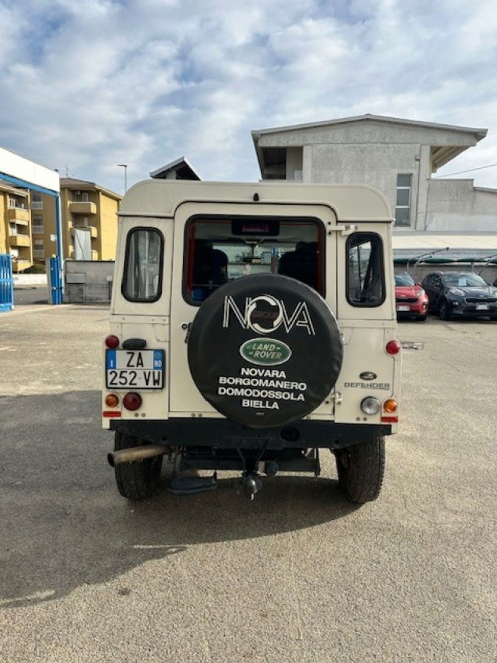 Land Rover Defender usata a Novara (14)