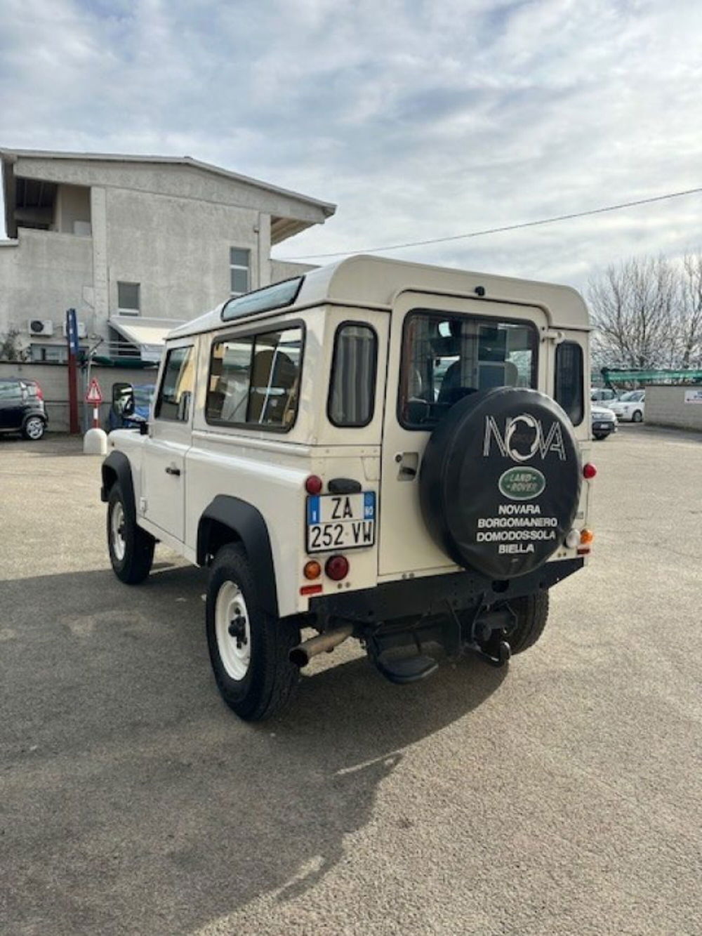 Land Rover Defender usata a Novara (15)