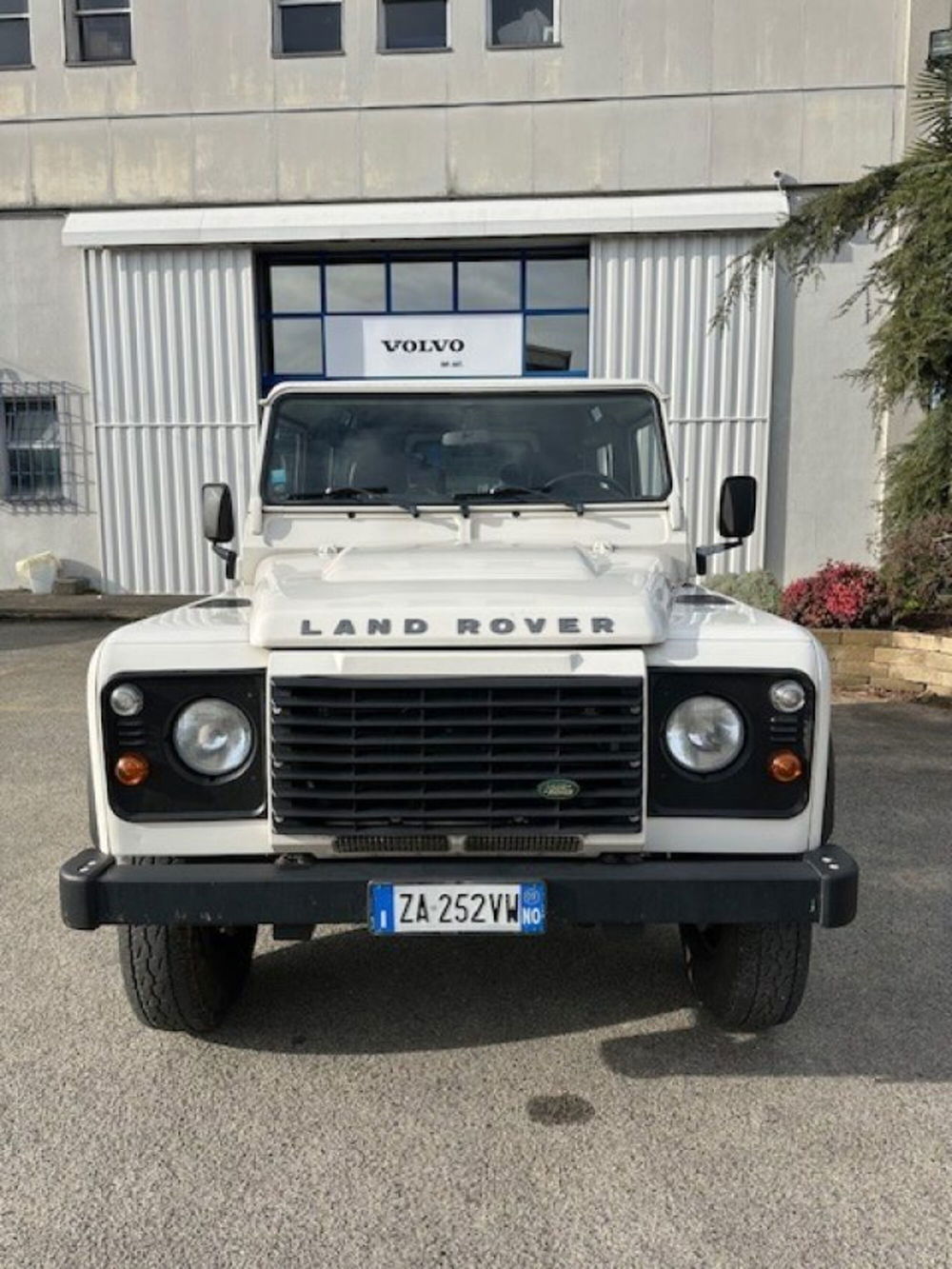 Land Rover Defender usata a Novara (3)