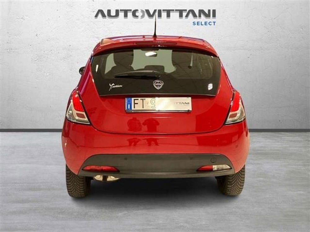 Lancia Ypsilon usata a Como (4)