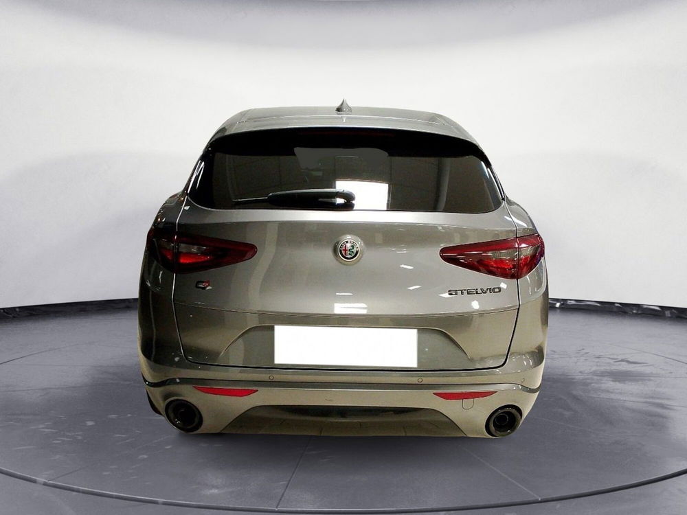 Alfa Romeo Stelvio usata a Lecce