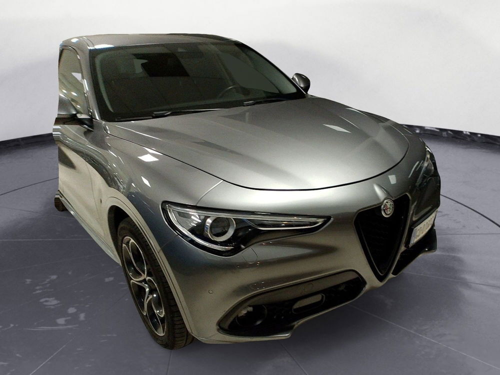 Alfa Romeo Stelvio usata a Lecce (4)