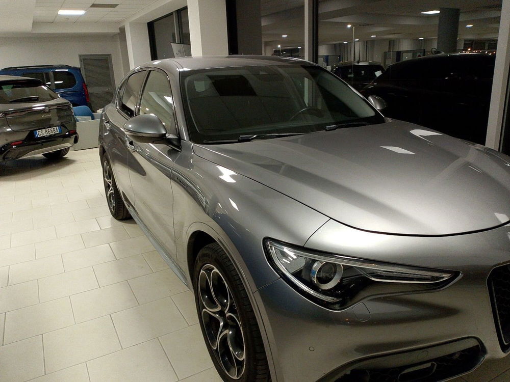 Alfa Romeo Stelvio usata a Lecce (8)