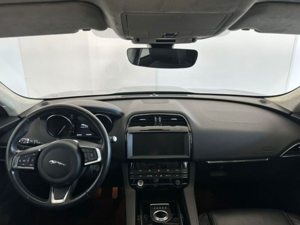 Jaguar F-Pace usata a Modena (4)