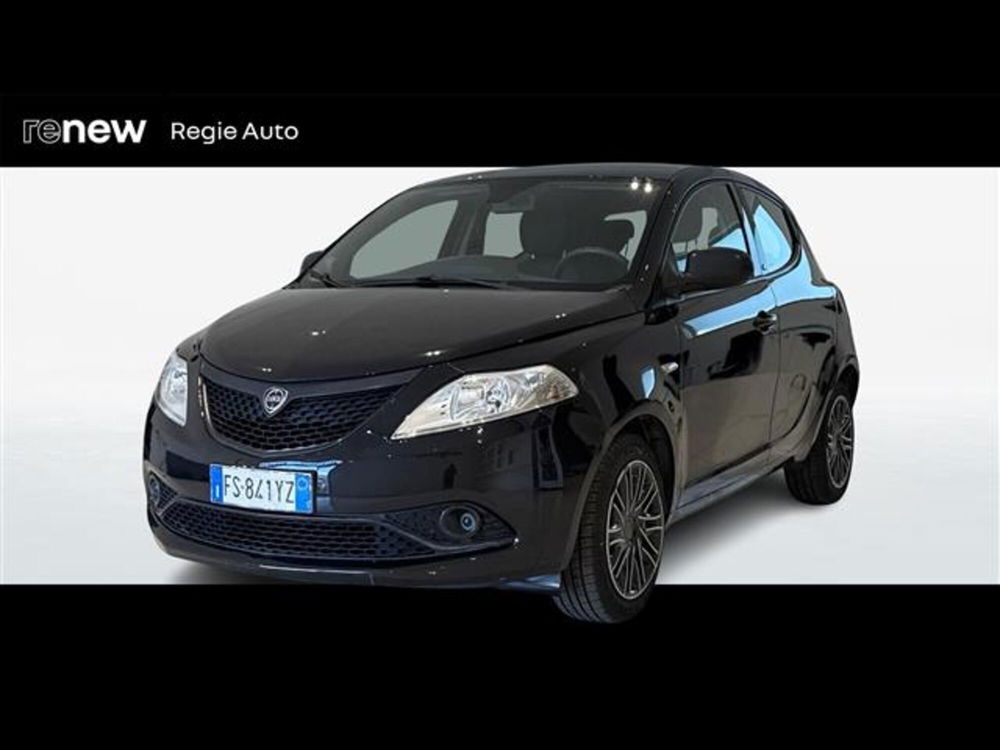 Lancia Ypsilon usata a Viterbo