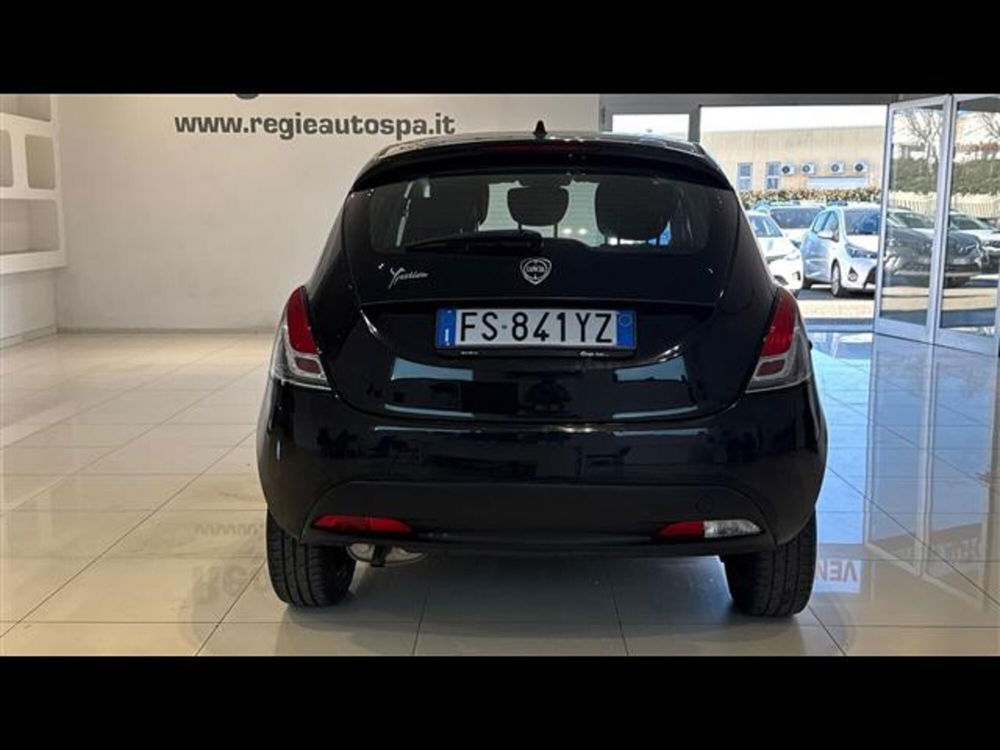 Lancia Ypsilon usata a Viterbo (5)