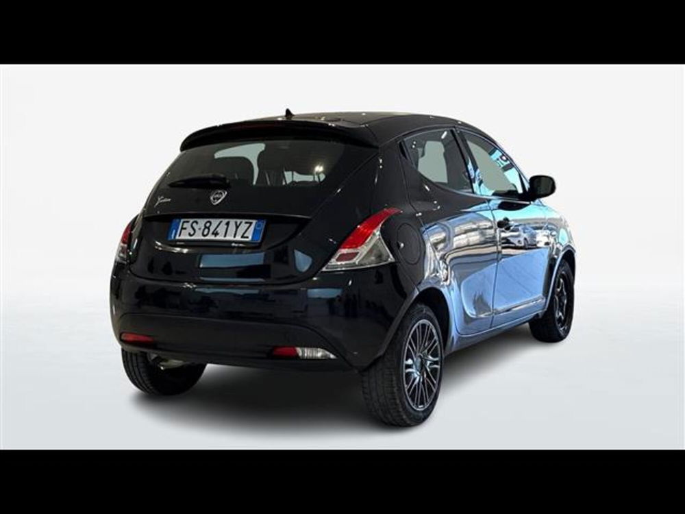 Lancia Ypsilon usata a Viterbo (6)