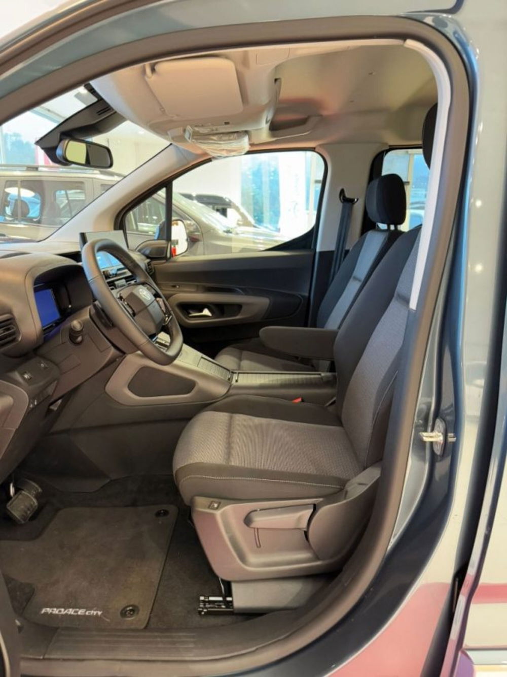 Toyota Proace City Verso nuova a Sassari (8)