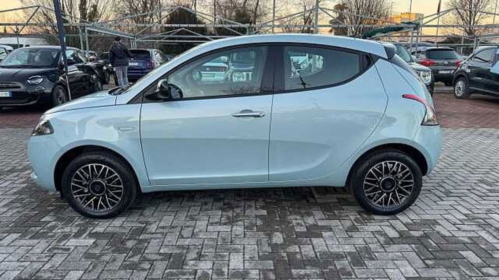 Lancia Ypsilon usata a Milano (2)