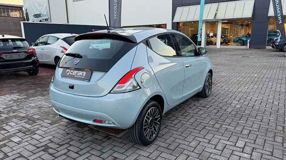 Lancia Ypsilon usata a Milano (5)