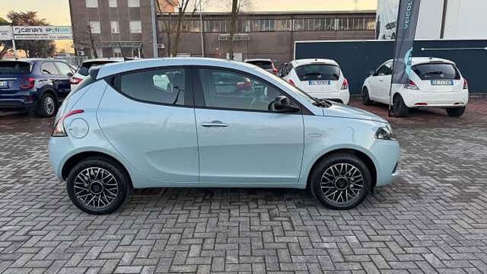 Lancia Ypsilon usata a Milano (6)