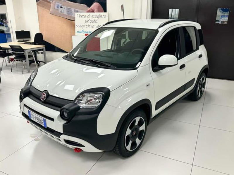 Fiat Panda Cross 1.0 firefly hybrid Cross s&amp;s 70cv 5p.ti del 2024 usata a Rho