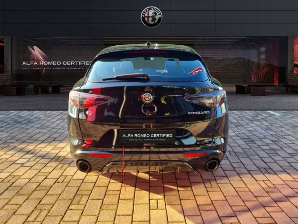 Alfa Romeo Stelvio nuova a Monza e Brianza (5)