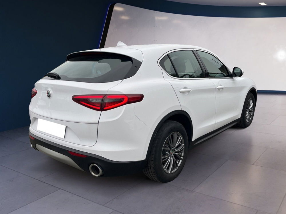 Alfa Romeo Stelvio usata a Torino (4)