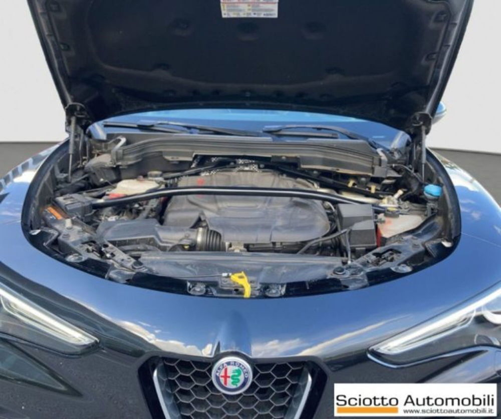 Alfa Romeo Stelvio nuova a Messina (18)