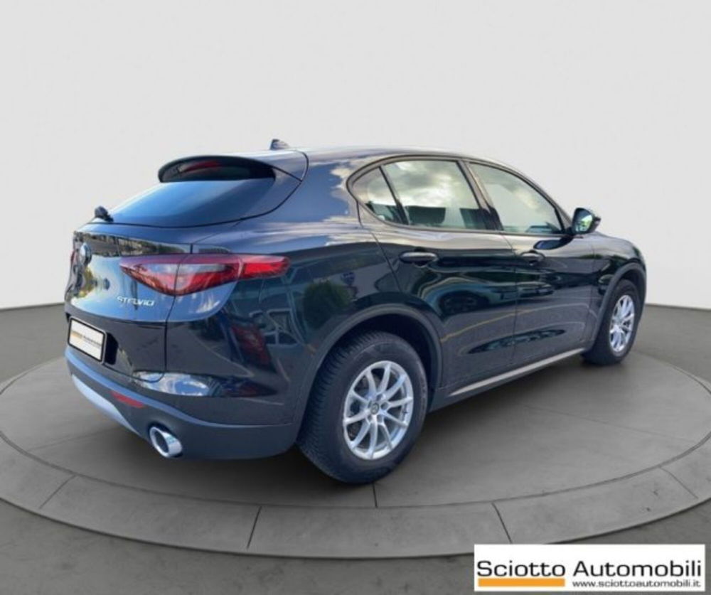 Alfa Romeo Stelvio nuova a Messina (6)