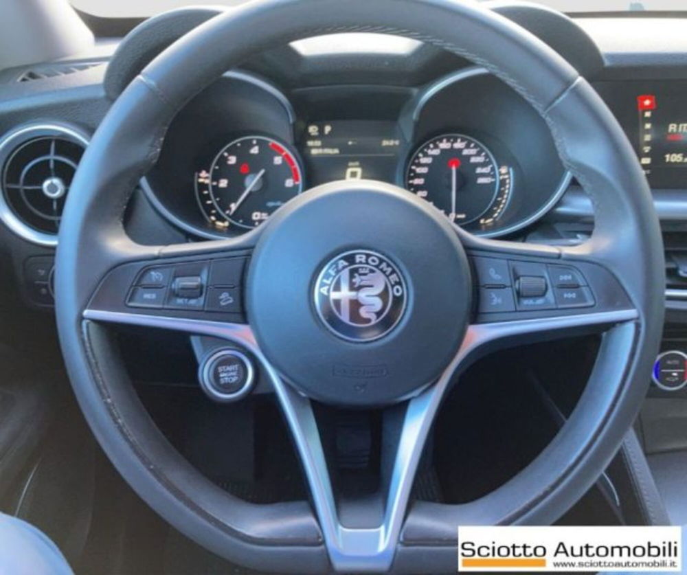 Alfa Romeo Stelvio nuova a Messina (9)