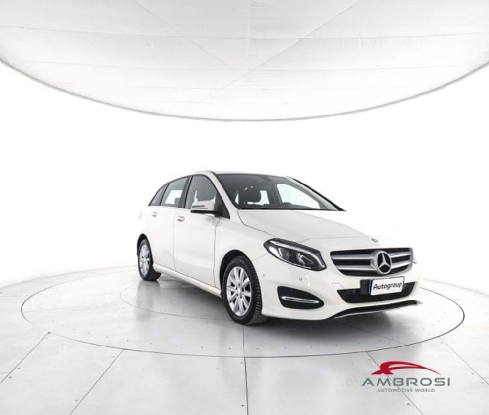 Mercedes-Benz CLA Shooting Brake usata a Perugia (2)