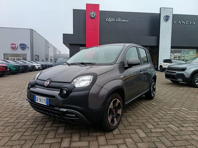 Fiat Panda 1.0 FireFly S&amp;S Hybrid City Cross  del 2023 usata a Alessandria