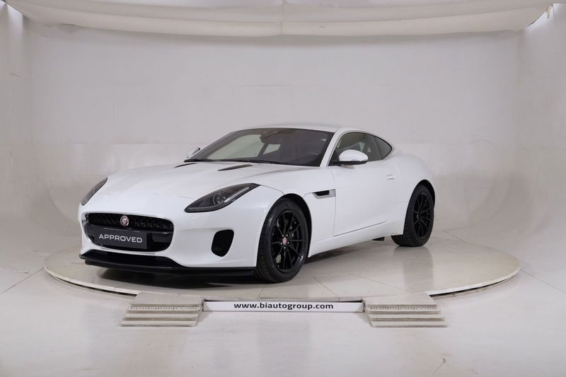 Jaguar F-Type Coup&eacute; Coupe 2.0 i4 R-Dynamic rwd 300cv auto del 2018 usata a Torino