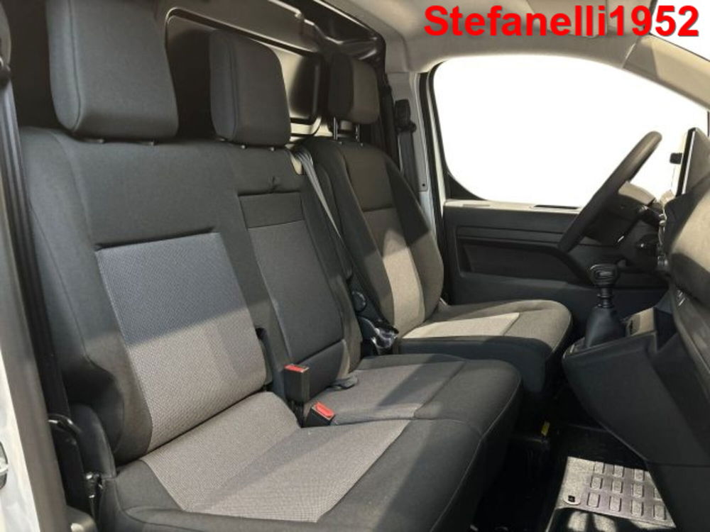 Opel Vivaro Furgone nuova a Bologna (16)