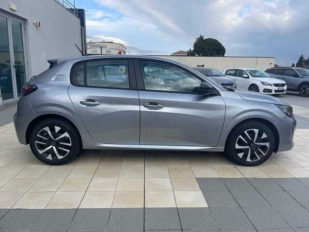 Peugeot 208 nuova a Catania (6)