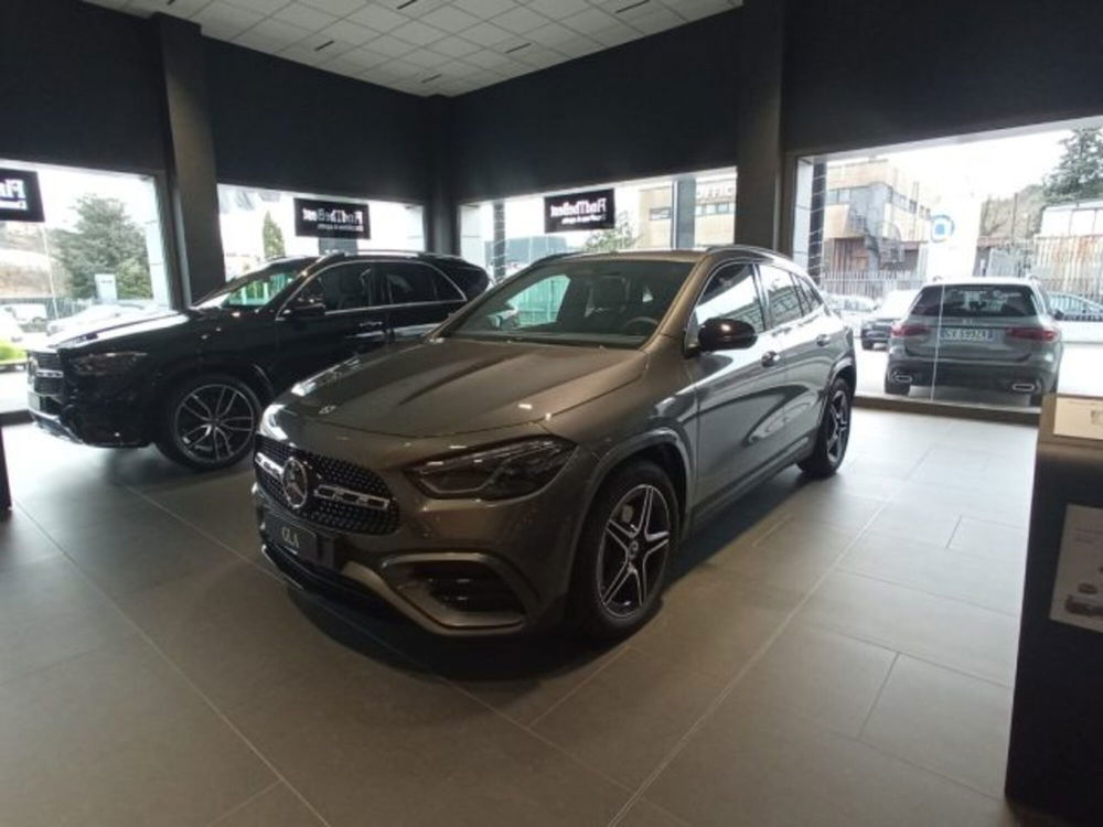 Mercedes-Benz GLA SUV nuova a Potenza (3)