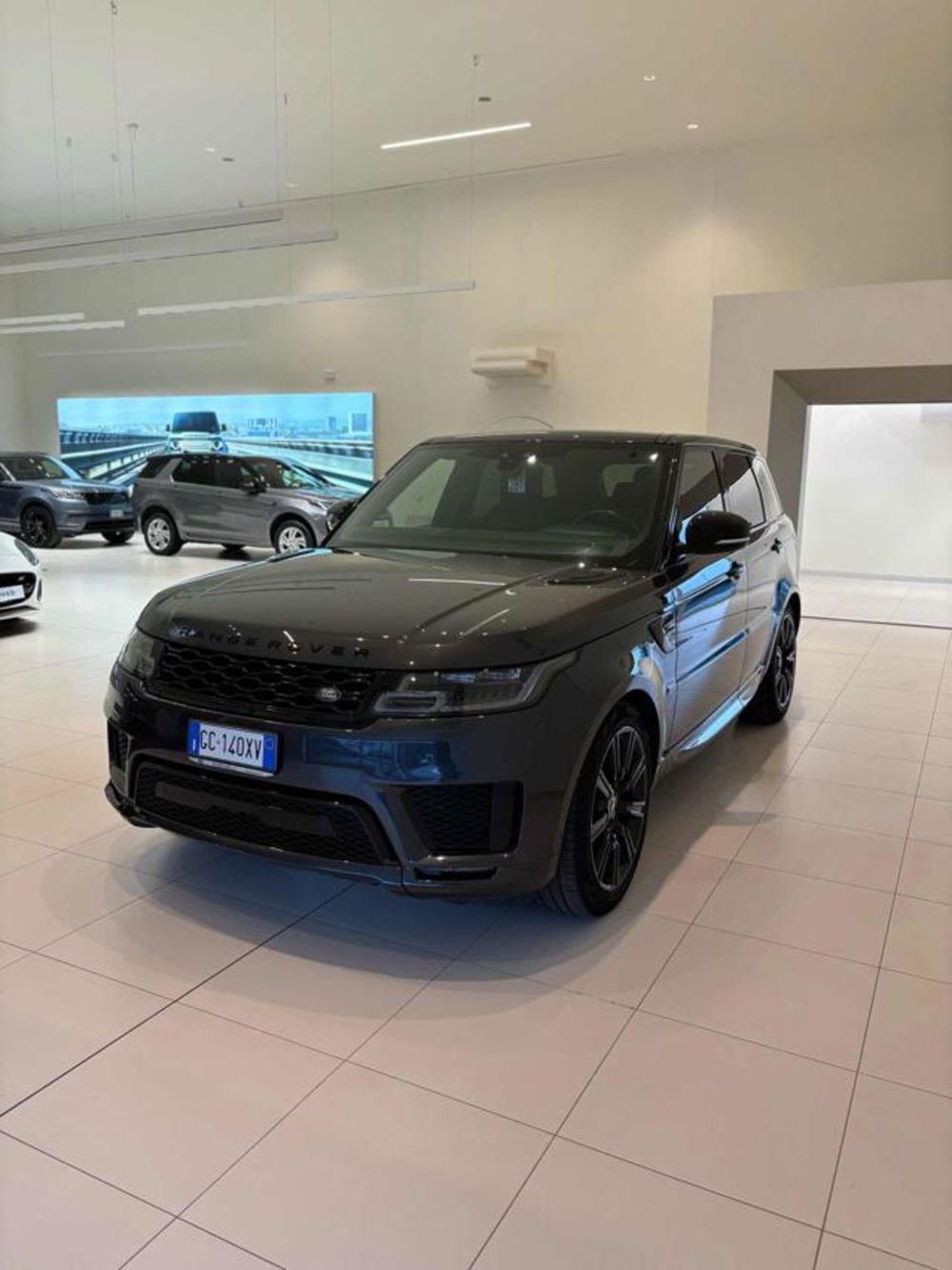 Land Rover Range Rover Sport usata a Lucca (2)