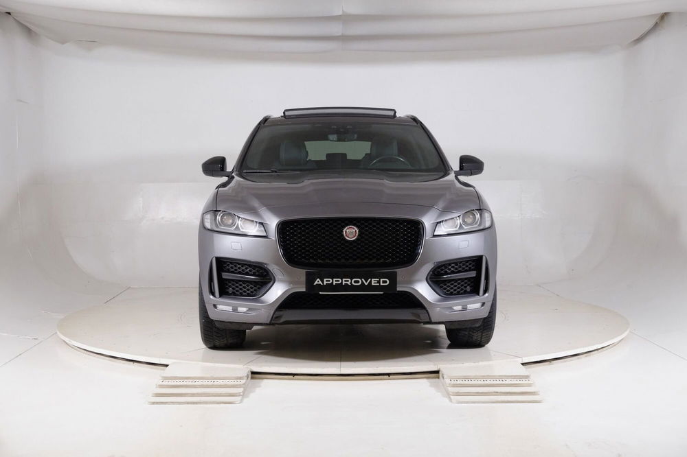 Jaguar F-Pace usata a Torino (8)