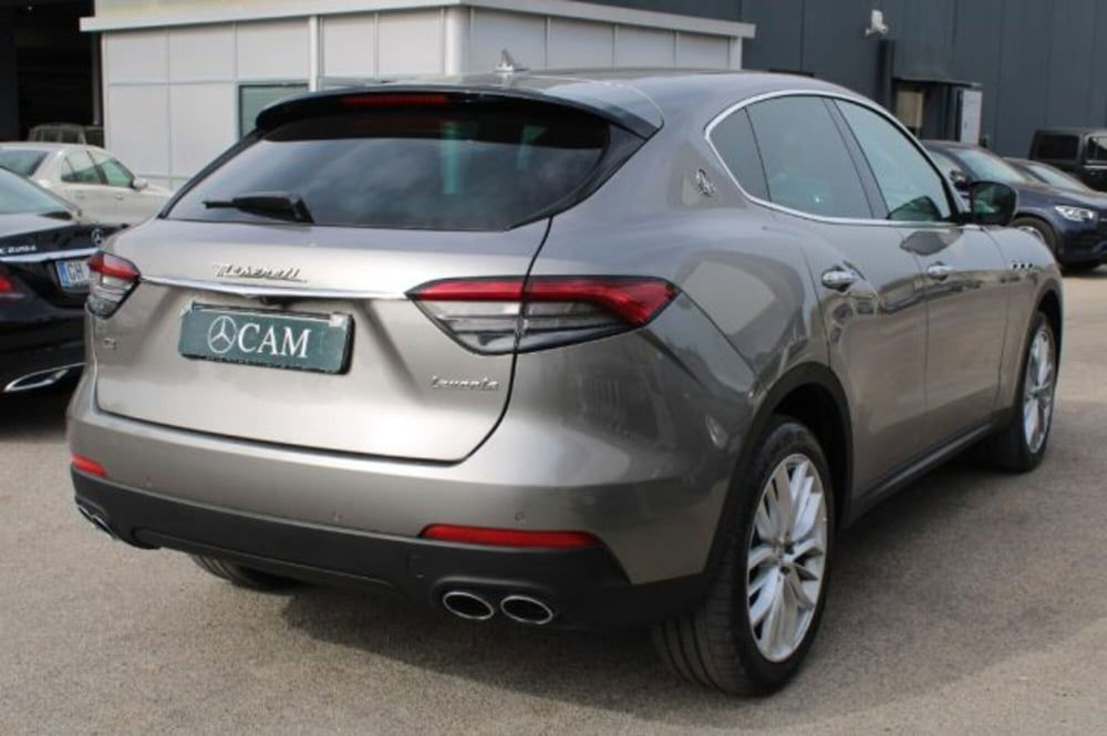 Maserati Levante usata a Lecce (5)