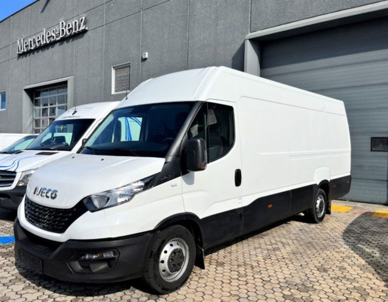 Iveco Daily Telaio 35S16 2.3 HPT PLM Cabinato  del 2019 usata a Filago