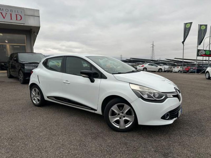 Renault Clio 1.2 75CV 5 porte Wave  del 2014 usata a Maniago