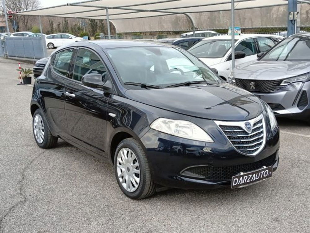 Lancia Ypsilon usata a Brescia (3)