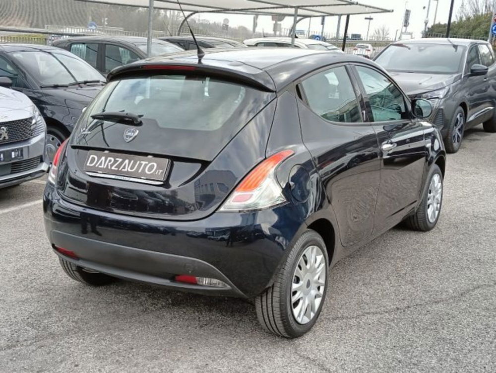 Lancia Ypsilon usata a Brescia (5)