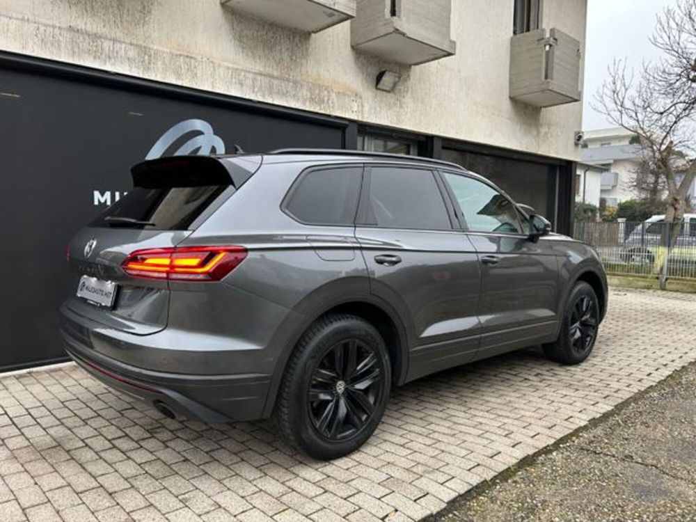 Volkswagen Touareg usata a Padova (2)