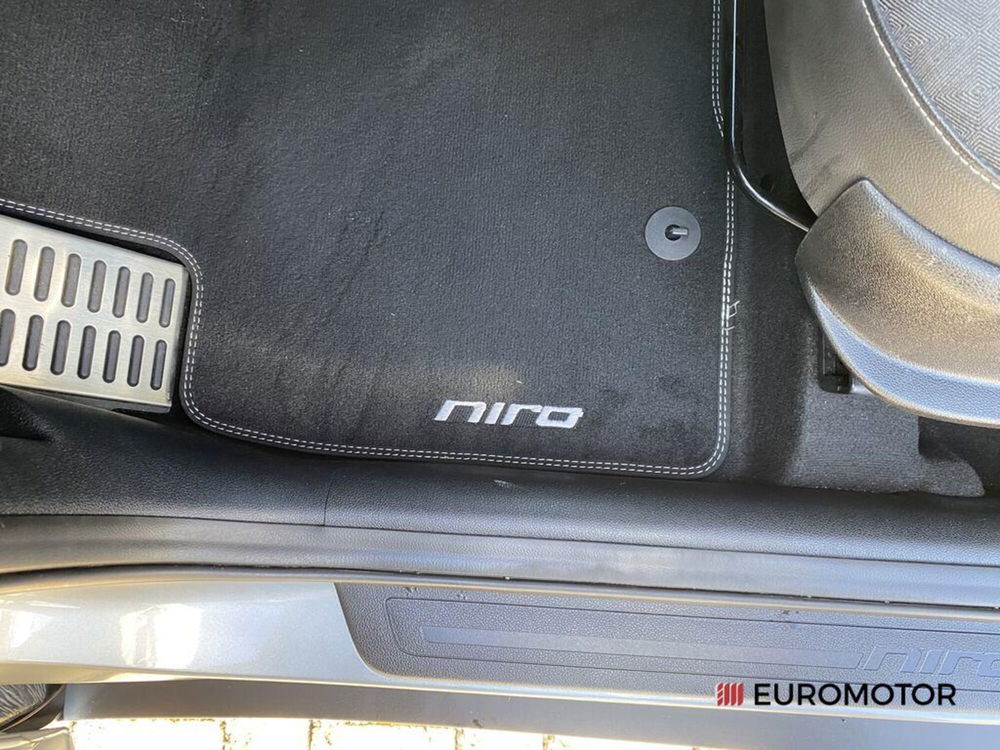 Kia Niro usata a Bari (14)