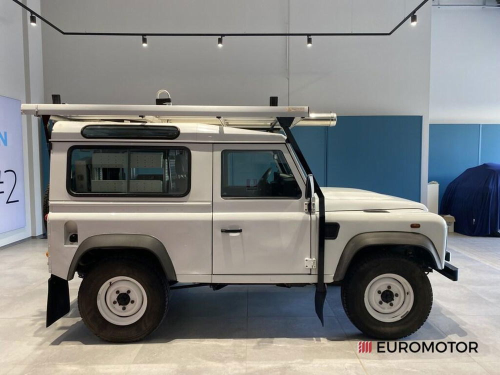 Land Rover Defender usata a Bari (7)