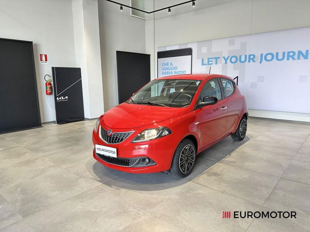 Lancia Ypsilon usata a Bari