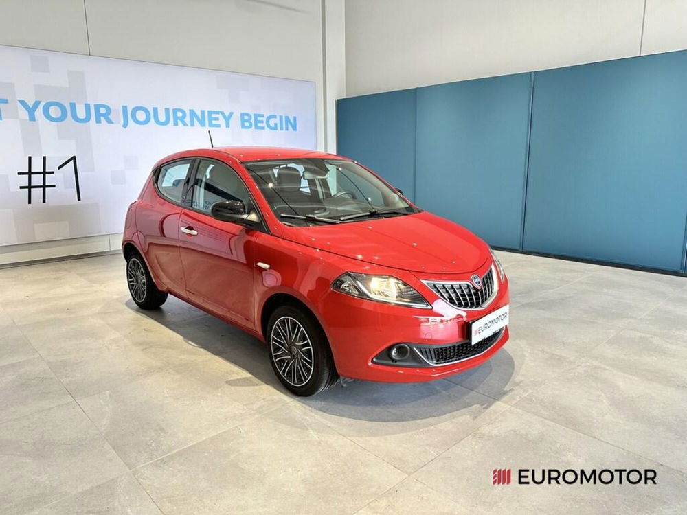 Lancia Ypsilon usata a Bari (3)